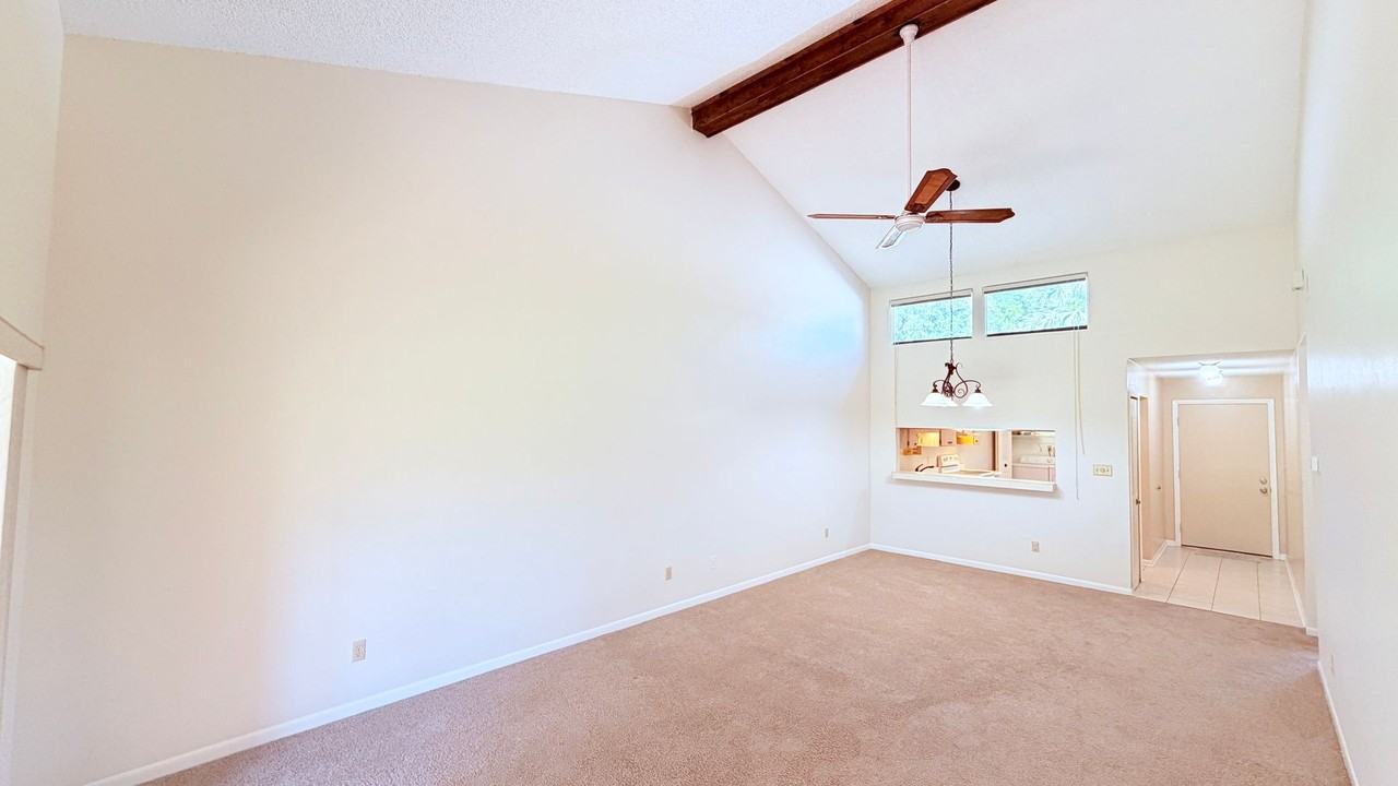 477 Meadowood Blvd - Photo 6 of 26