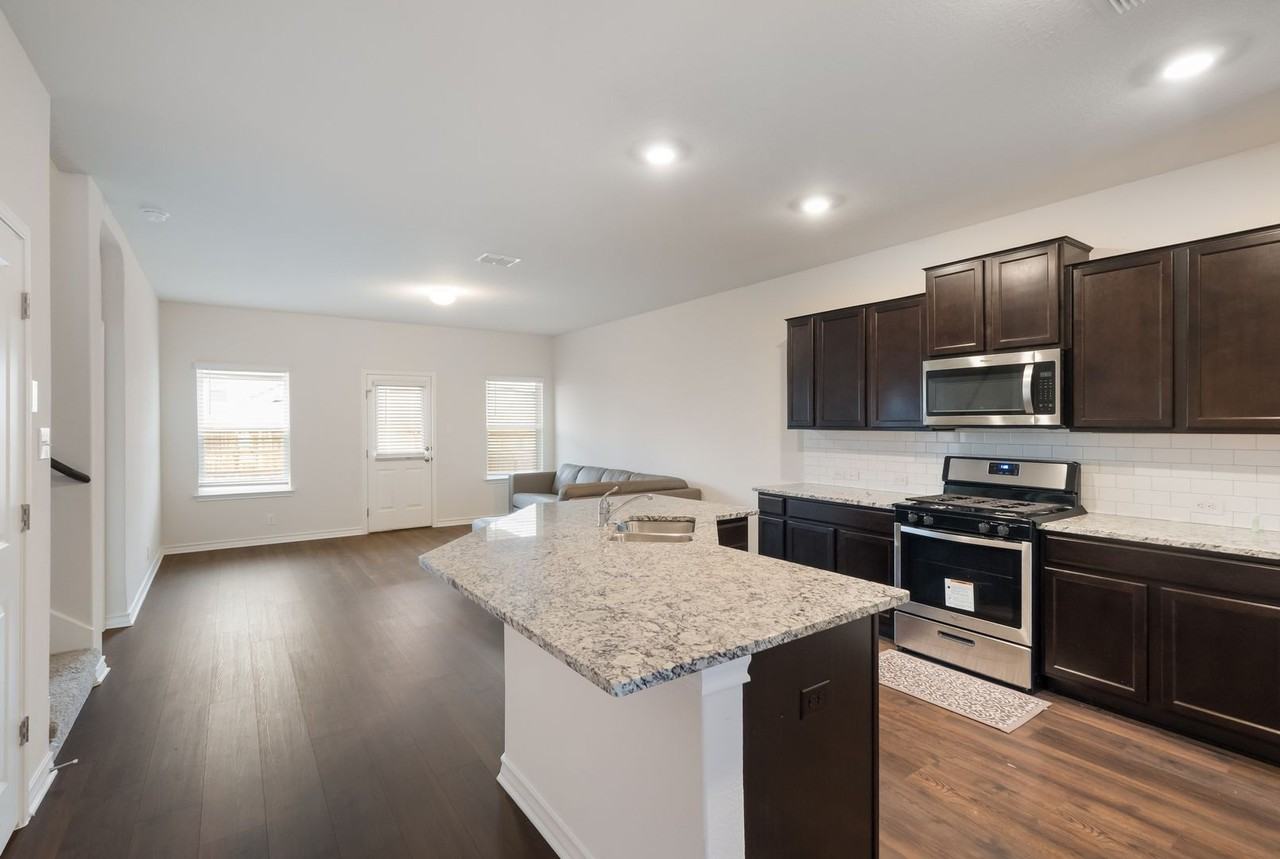 4202 Laterite Trl - Photo 5 of 34