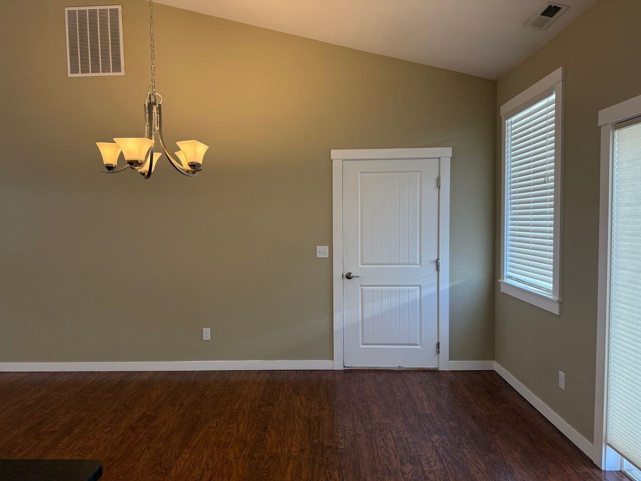 2869 Breckenridge Dr - Photo 5 of 16