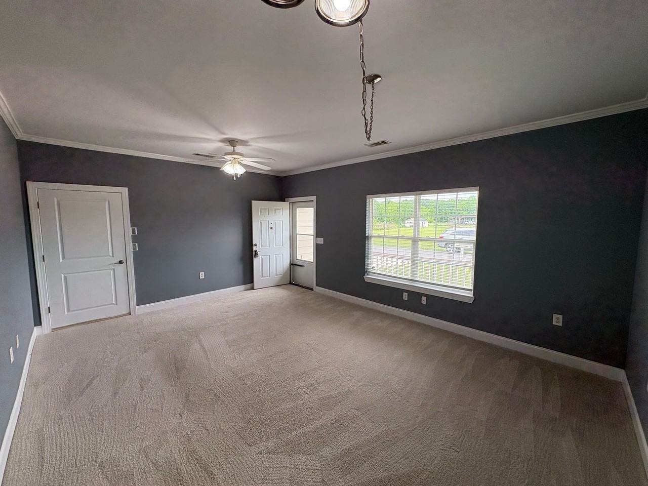 245 Yvon St - Photo 2 of 14