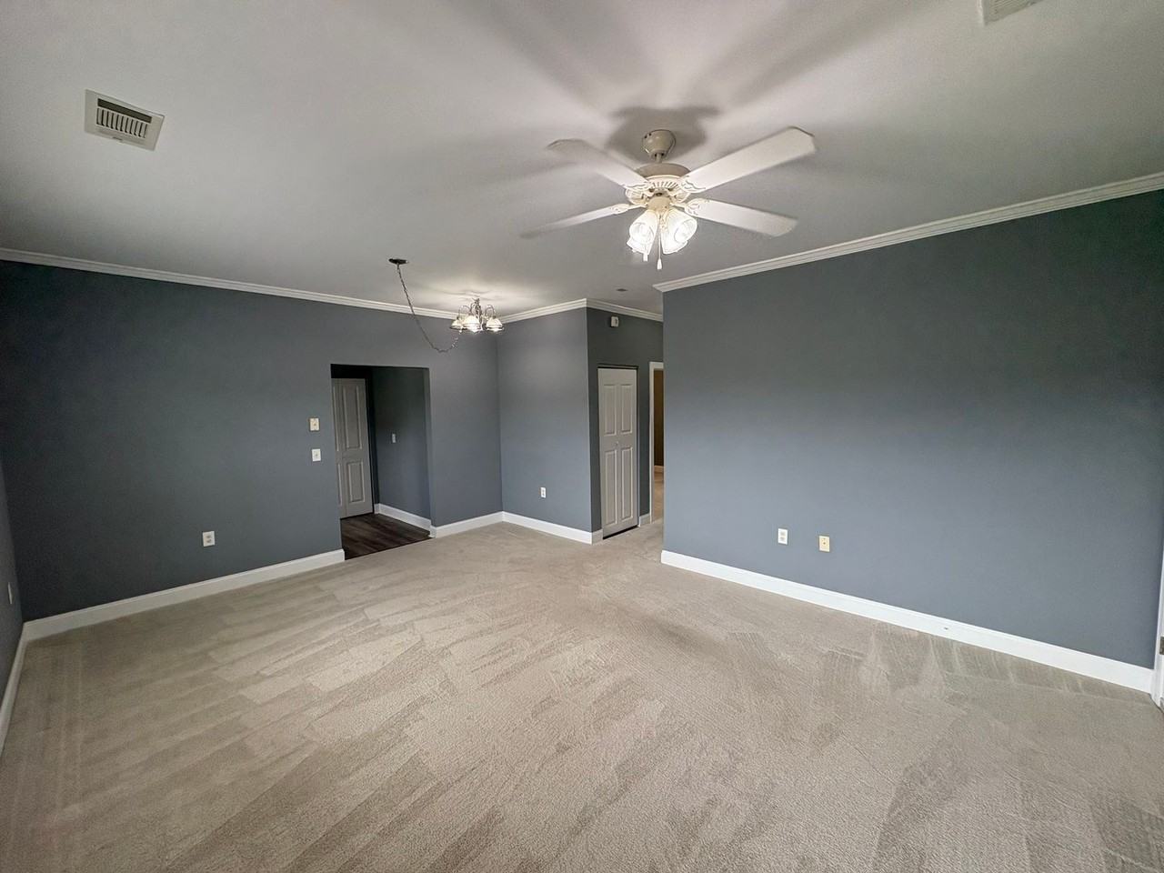 245 Yvon St - Photo 3 of 14