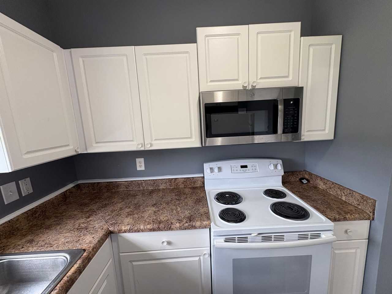 245 Yvon St - Photo 6 of 14