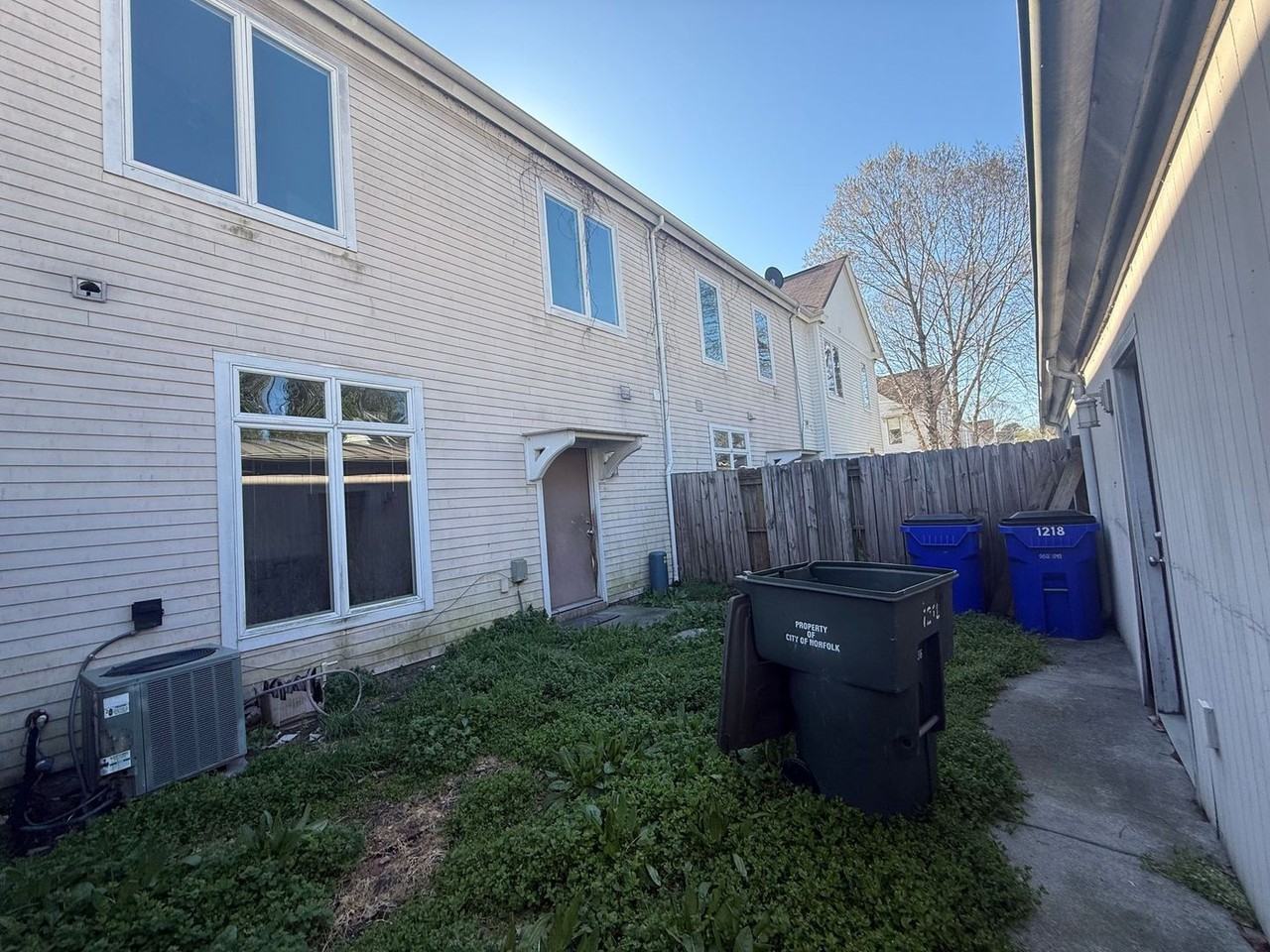 1218 W 26th St - Photo 3 of 4