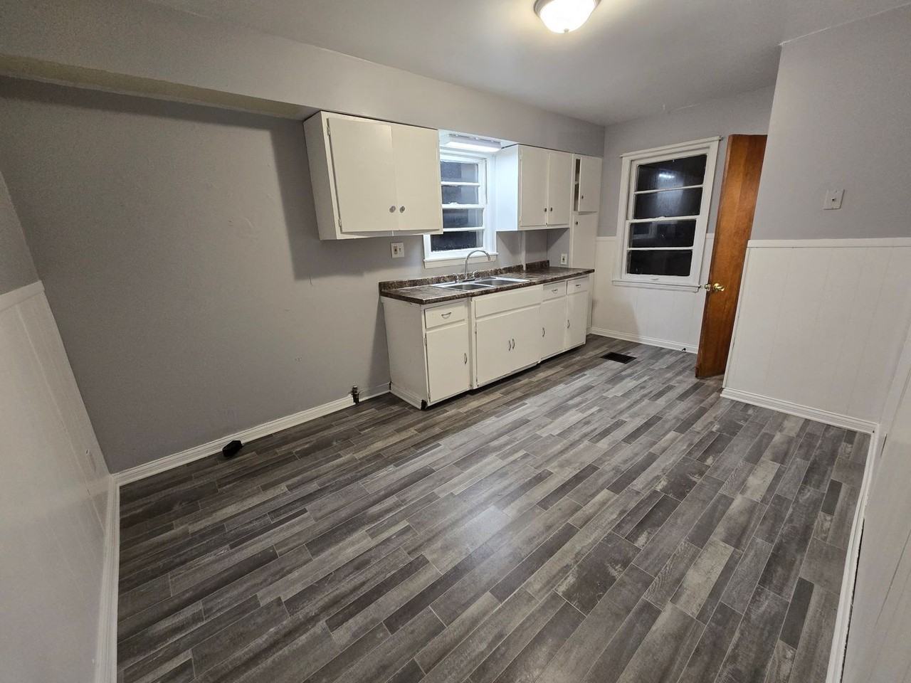 2942 Atwood Ter - Photo 2 of 9