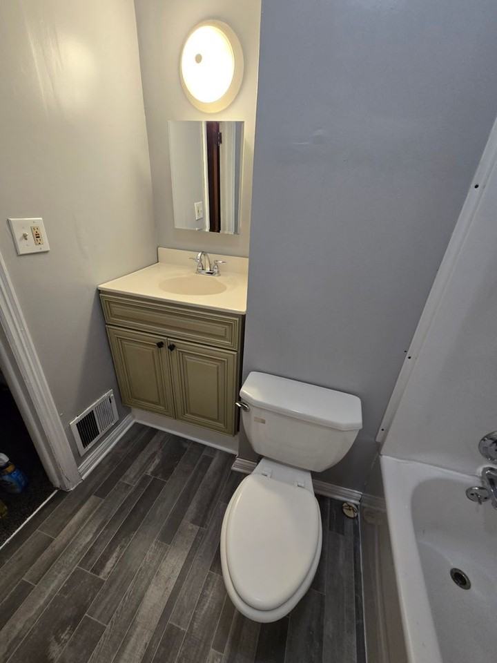 2942 Atwood Ter - Photo 5 of 9