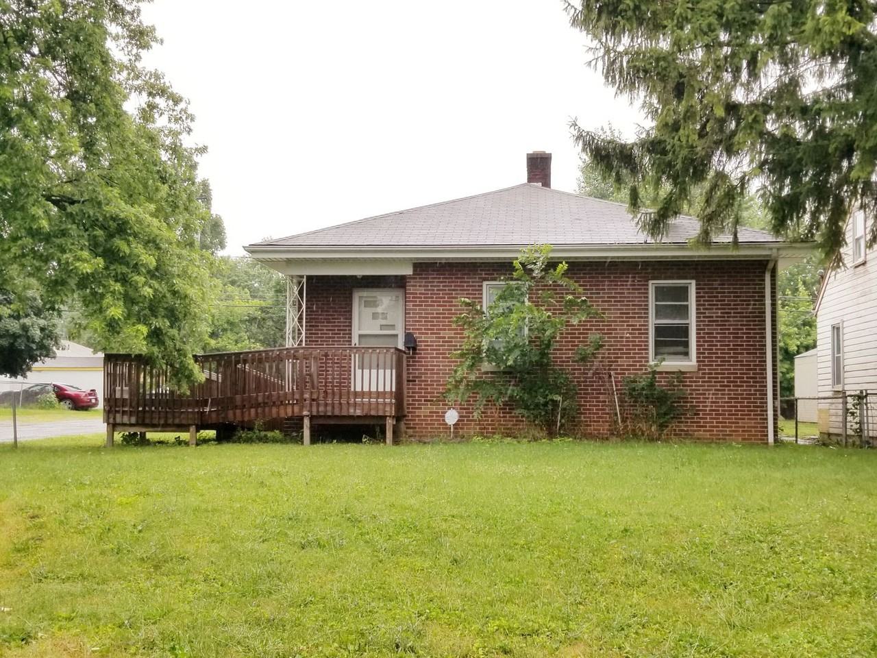2942 Atwood Ter - Photo 2 of 26