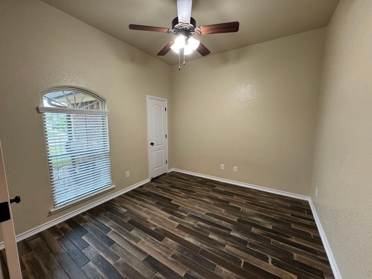 5907 Verde Dr - Photo 6 of 38