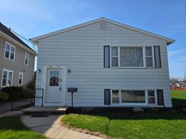featured image of 221 W 10th Ave