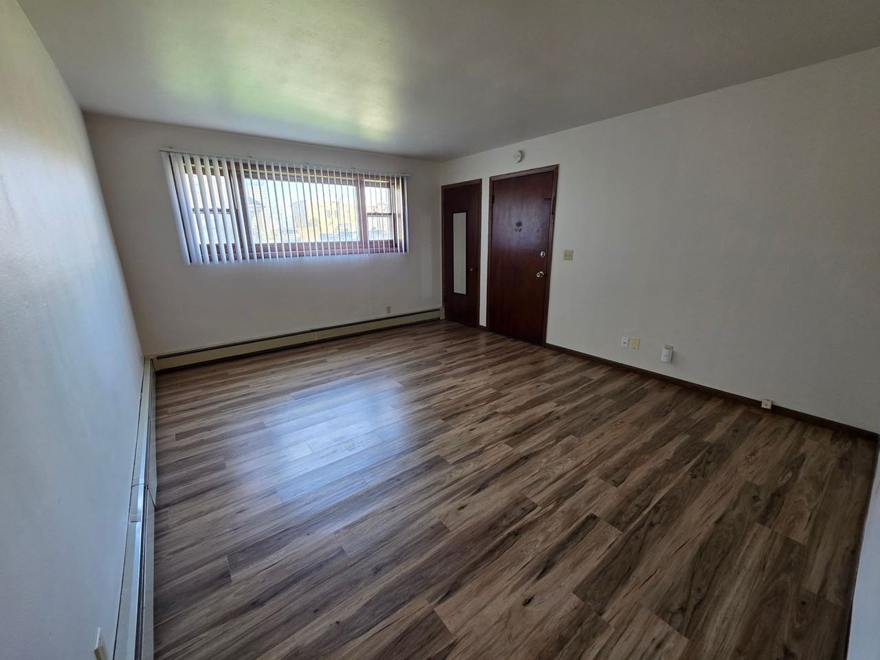 221 W 10th Ave - Photo 2 of 9