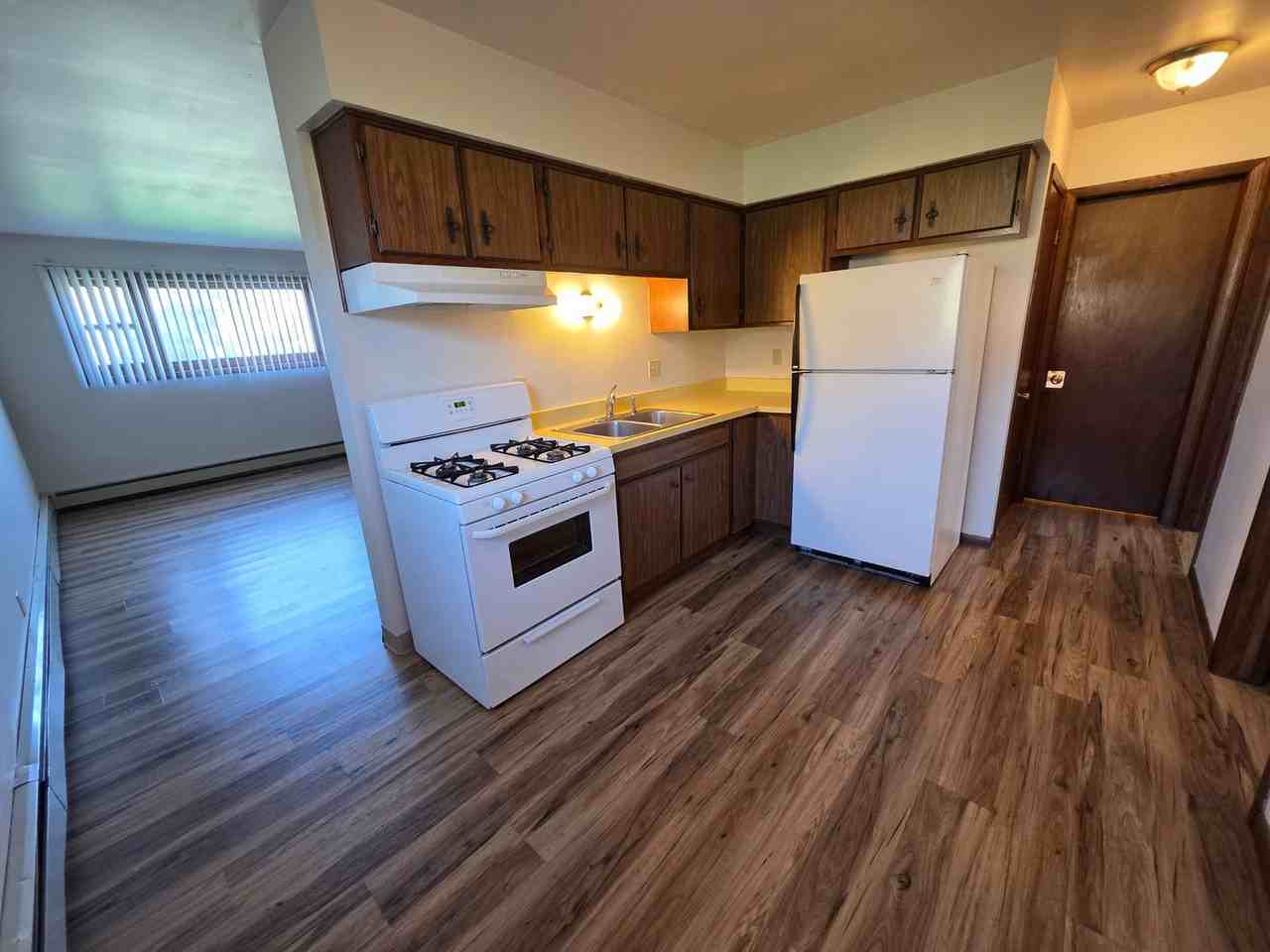 221 W 10th Ave - Photo 4 of 9