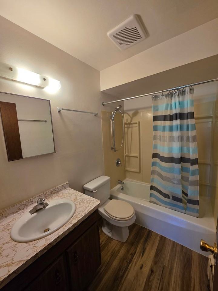 221 W 10th Ave - Photo 5 of 9