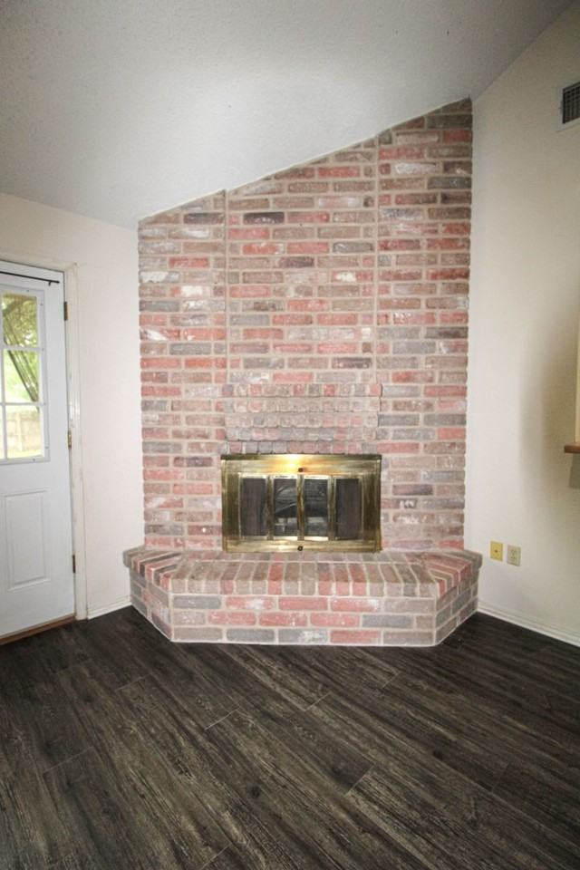 2505 Kline Cir - Photo 4 of 37