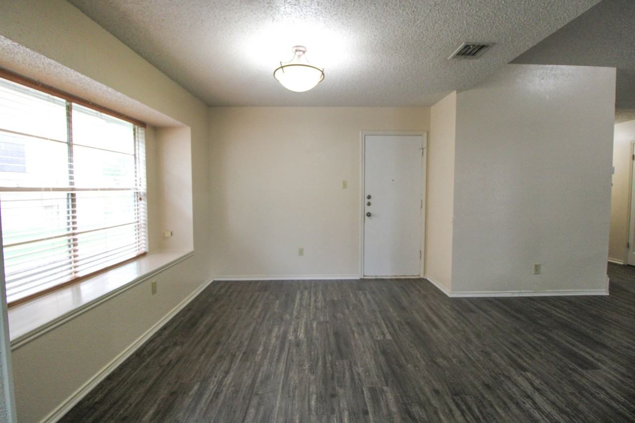 2505 Kline Cir - Photo 6 of 37