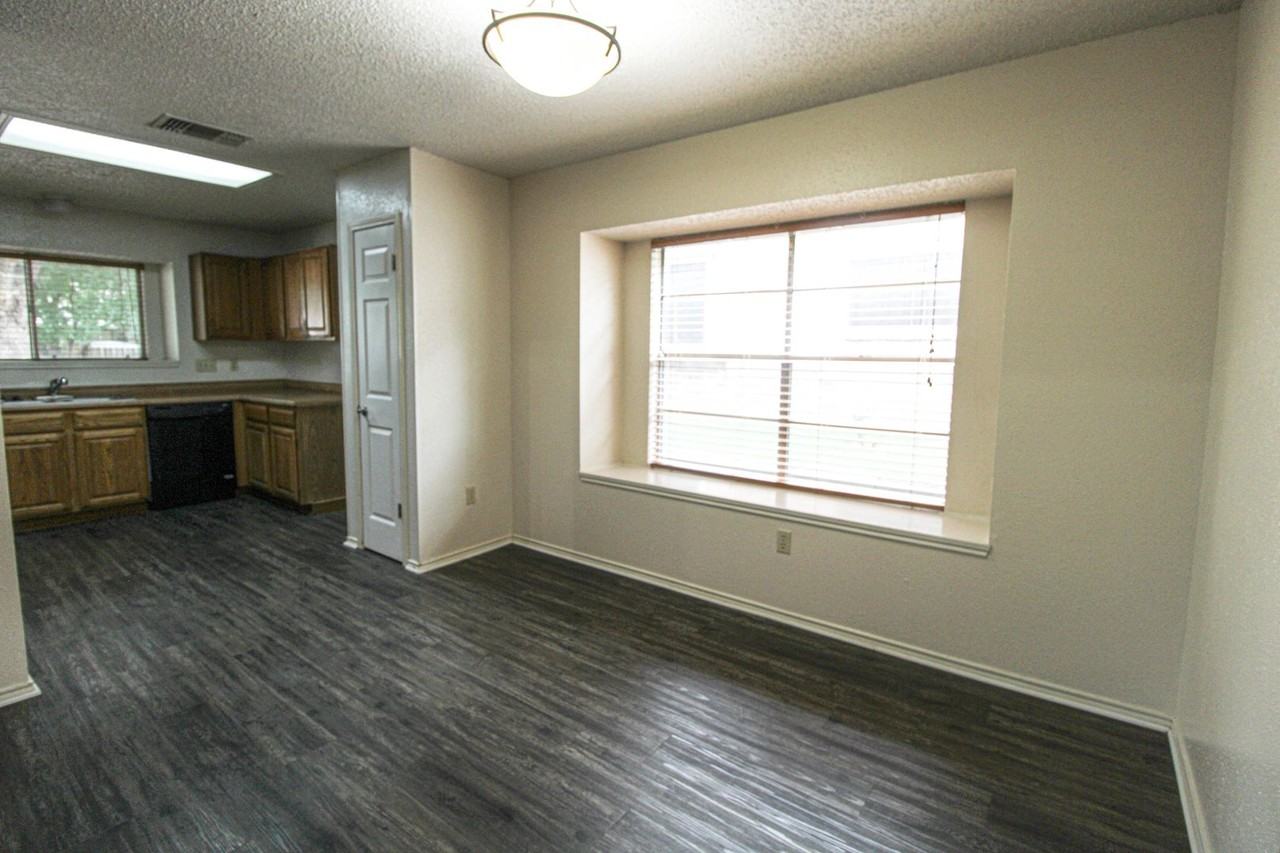 2505 Kline Cir - Photo 7 of 37