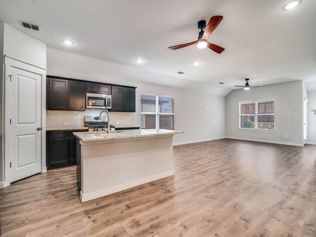 2613 Moser Ln - Photo 2 of 17