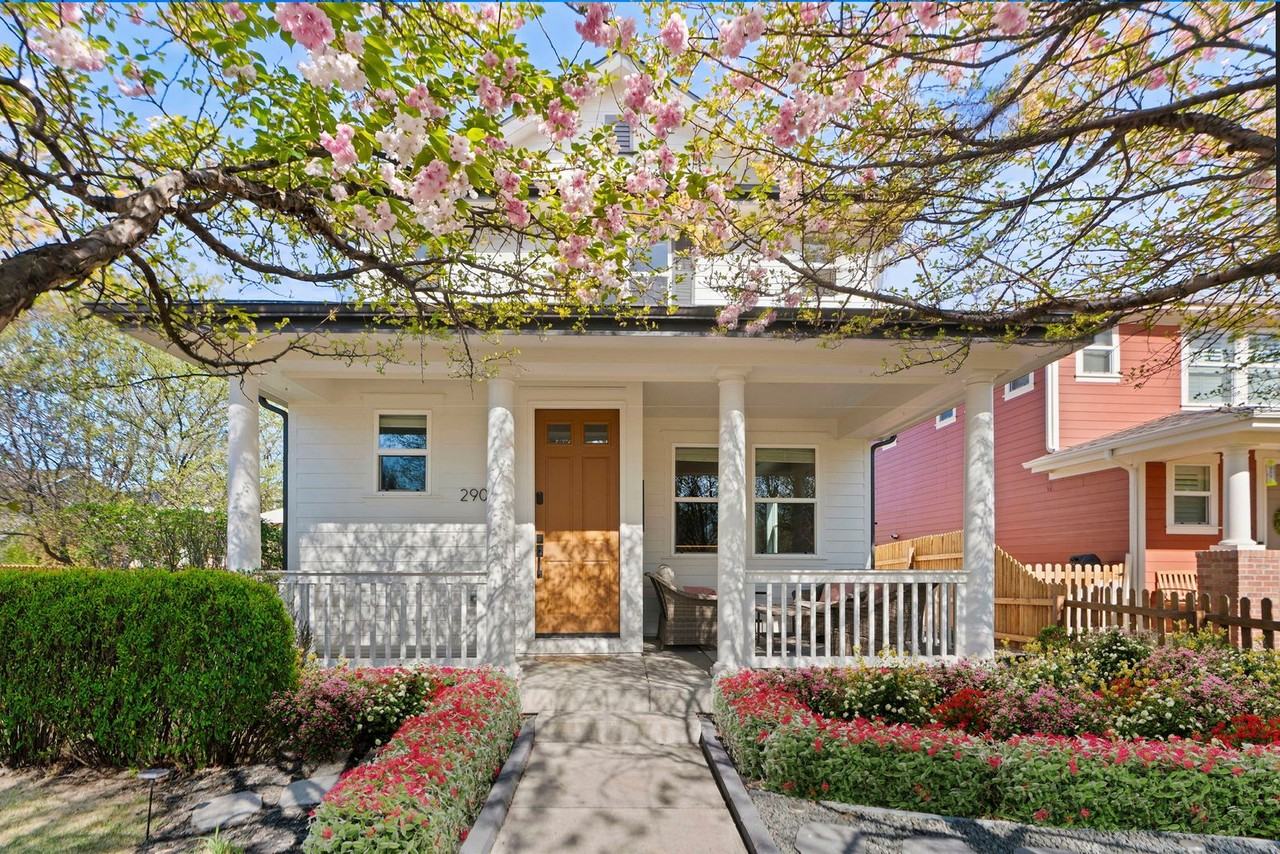 2907 Emporia St - Photo 2 of 20