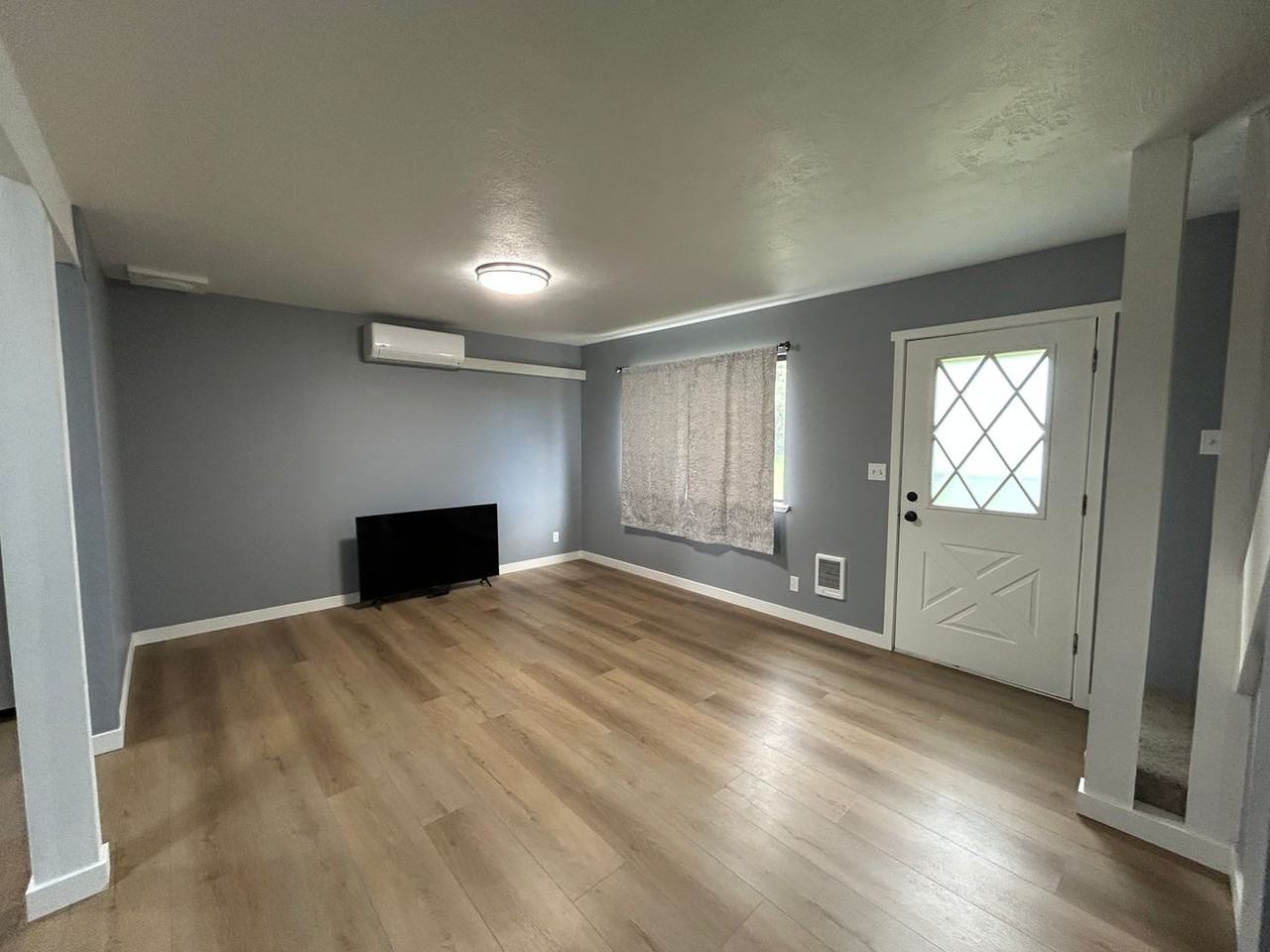 137 Hawthorn Ave #A - Photo 5 of 12