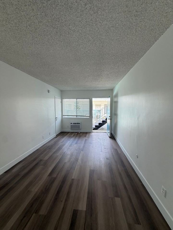1184 W. 30th Street - Photo 2 of 16