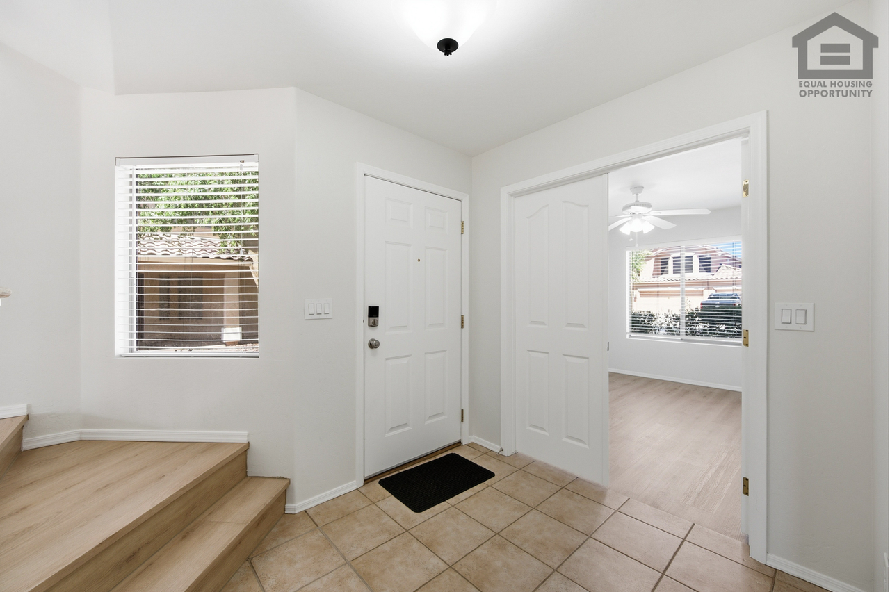 9311 W Carol Ave - Photo 5 of 48