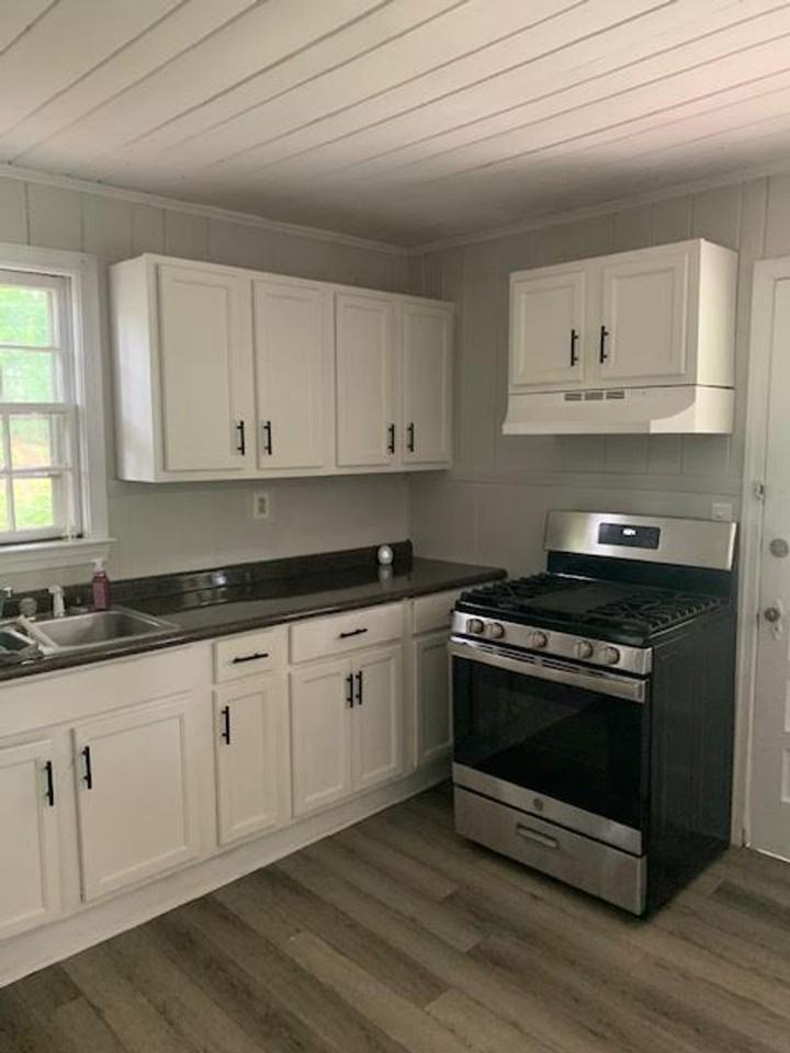 412 E Montgomery St - Photo 3 of 11