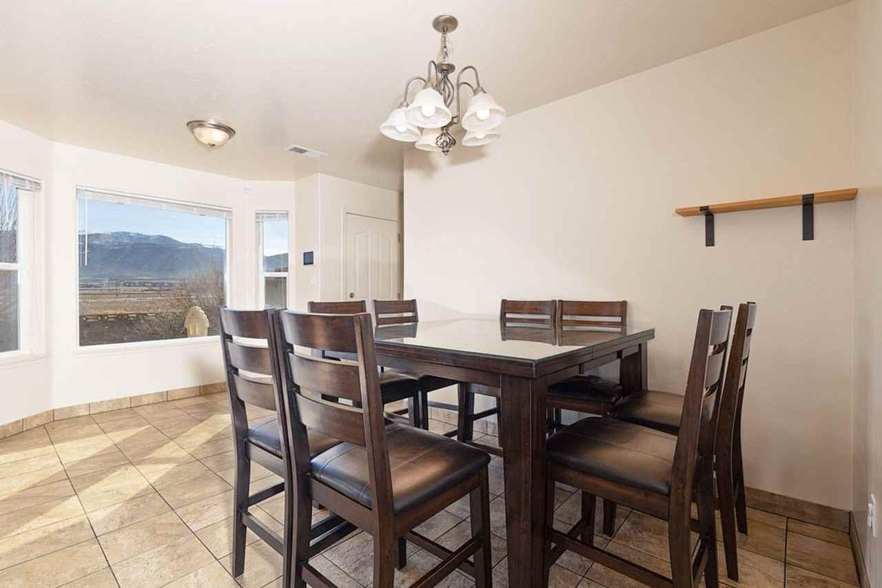 2856 N Clark Pkwy - Photo 4 of 17