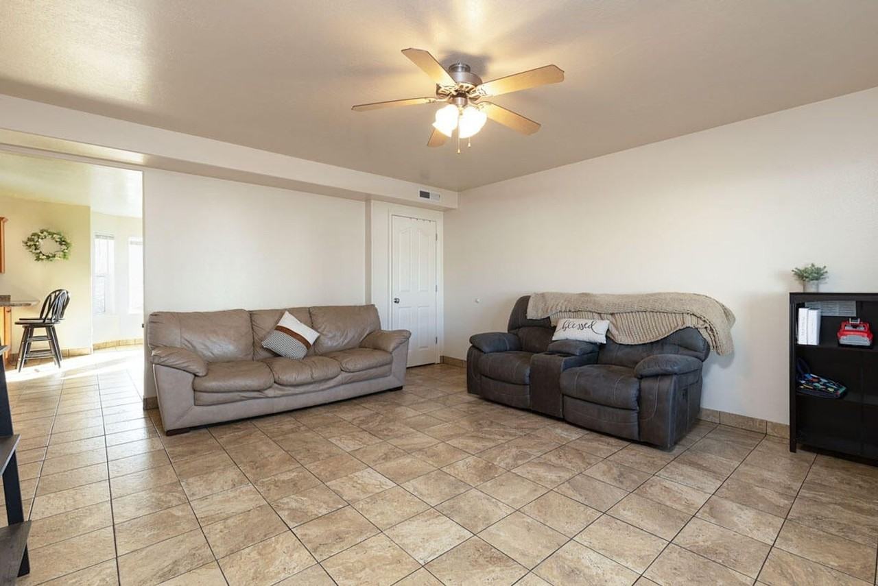 2856 N Clark Pkwy - Photo 5 of 17