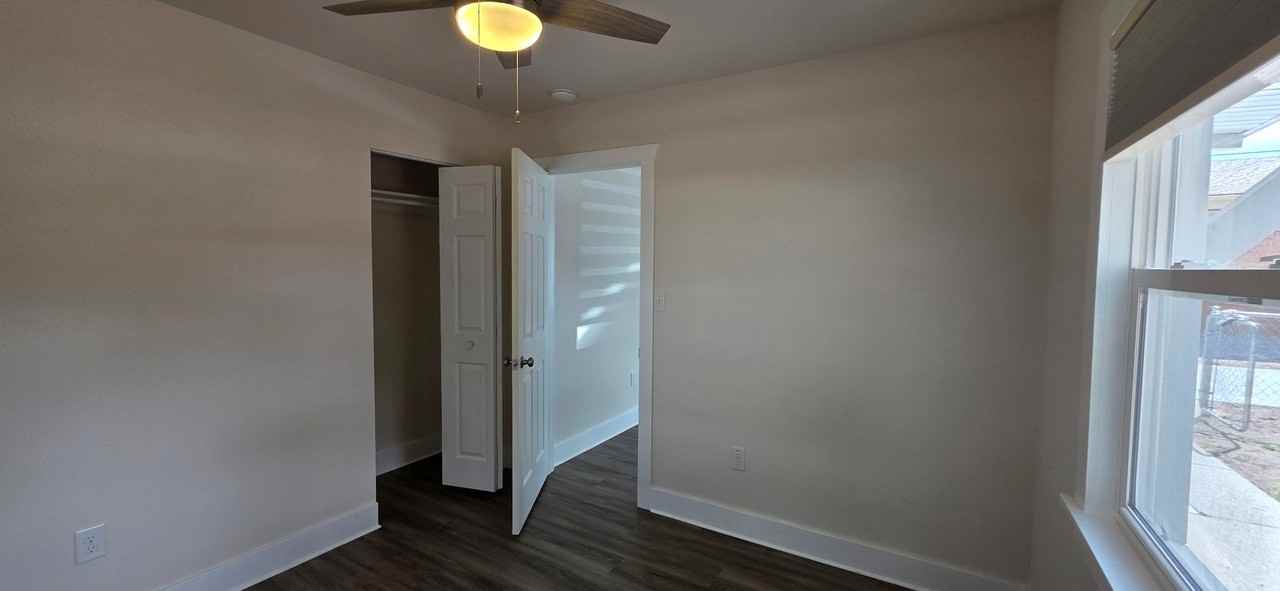 2218 E 16th St - Photo 5 of 14