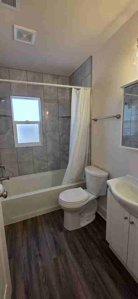 2218 E 16th St - Photo 7 of 14