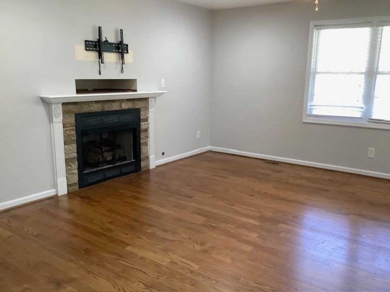 1337 Pine Bluff Dr - Photo 2 of 9