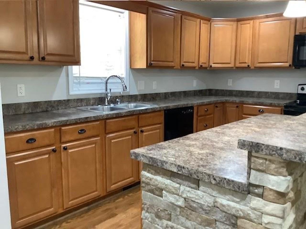 1337 Pine Bluff Dr - Photo 3 of 9