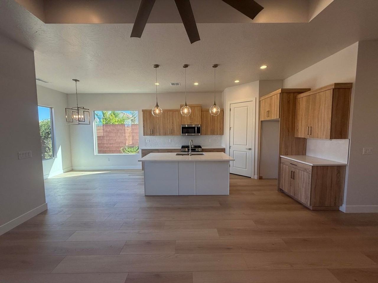 4681 S Lucy Ln - Photo 3 of 24