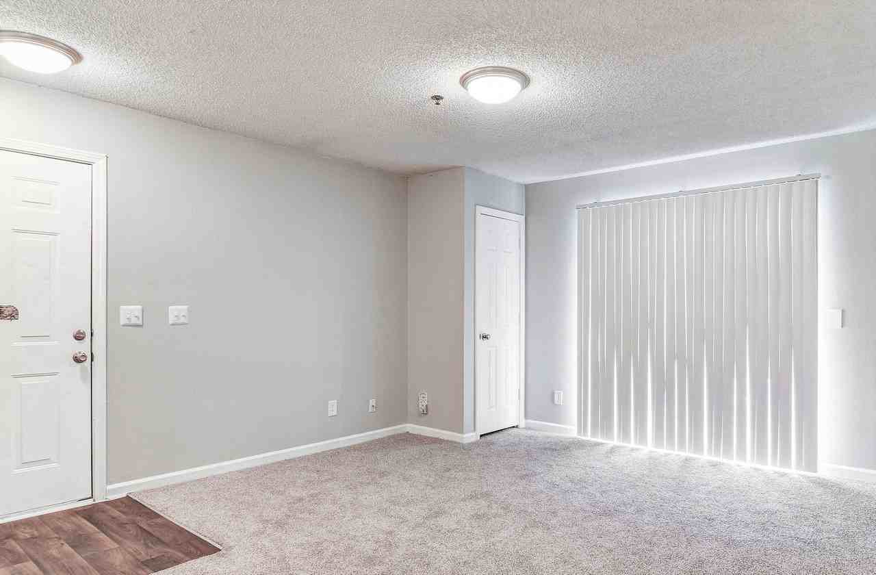 Gregory Lane - Photo 5 of 21