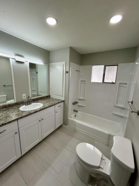 1219 Logan St - Photo 7 of 14