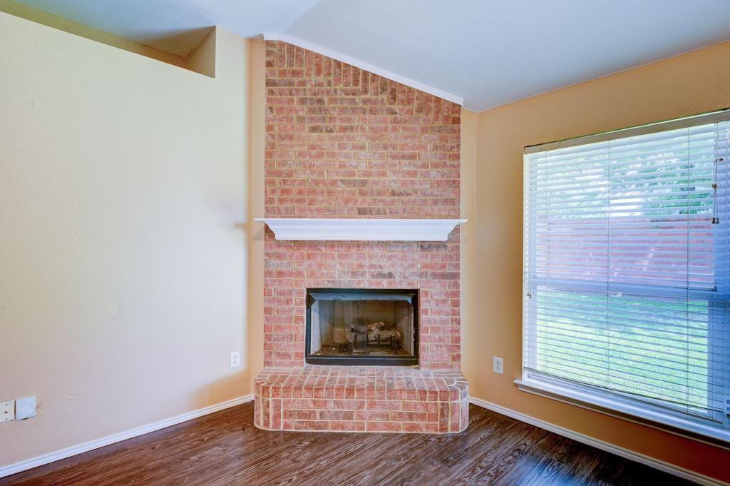 421 Leisure Dr - Photo 3 of 20