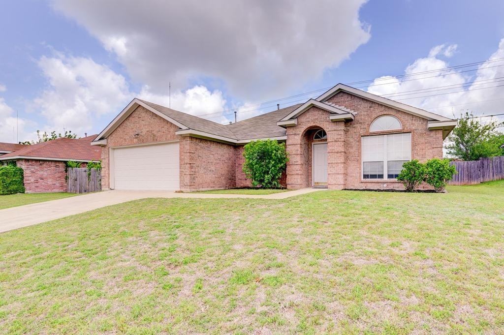 421 Leisure Dr - Photo 5 of 20