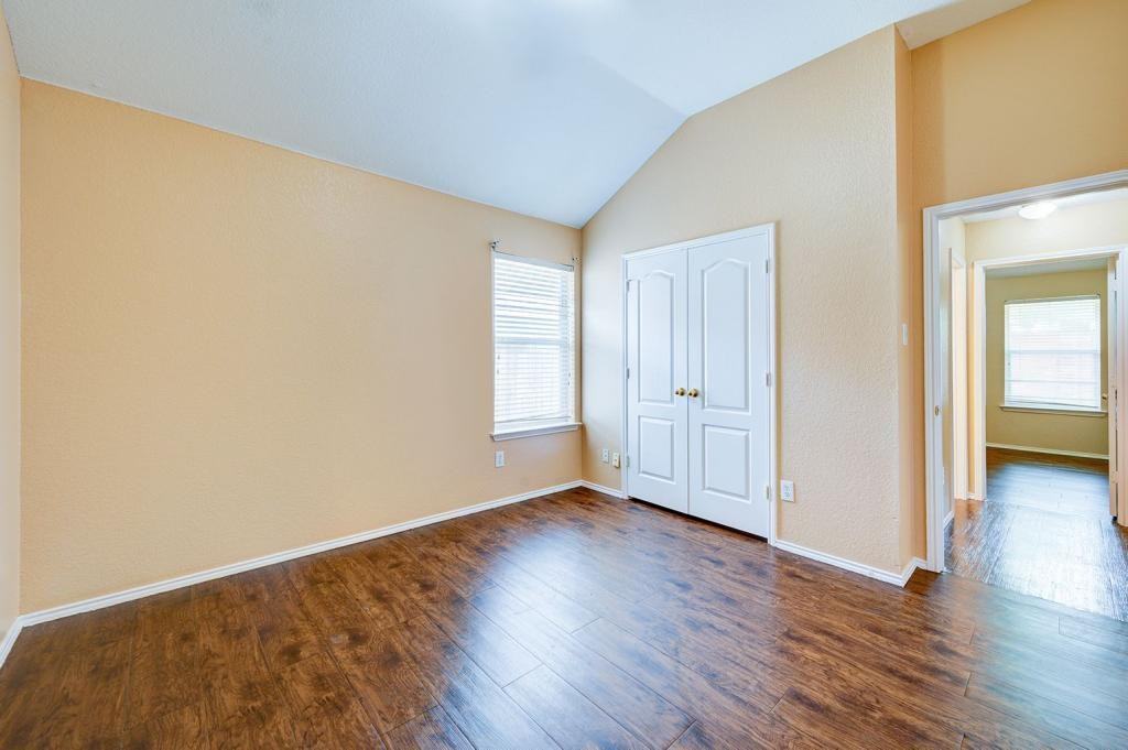421 Leisure Dr - Photo 6 of 20
