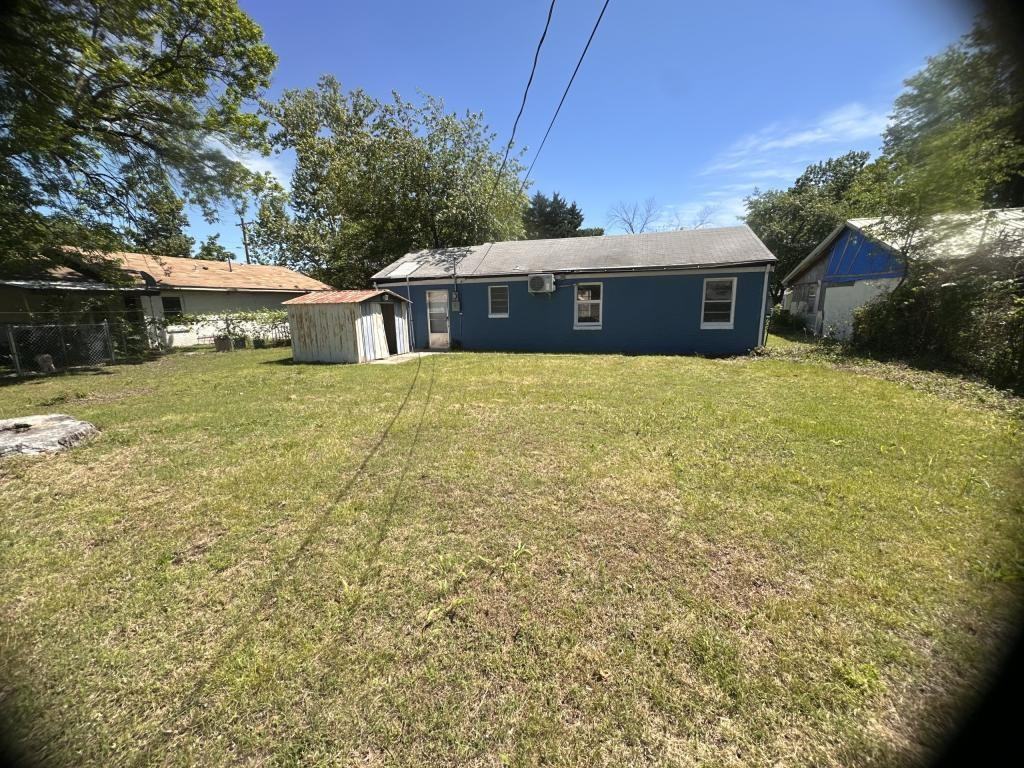 2233 A St Ne - Photo 2 of 14