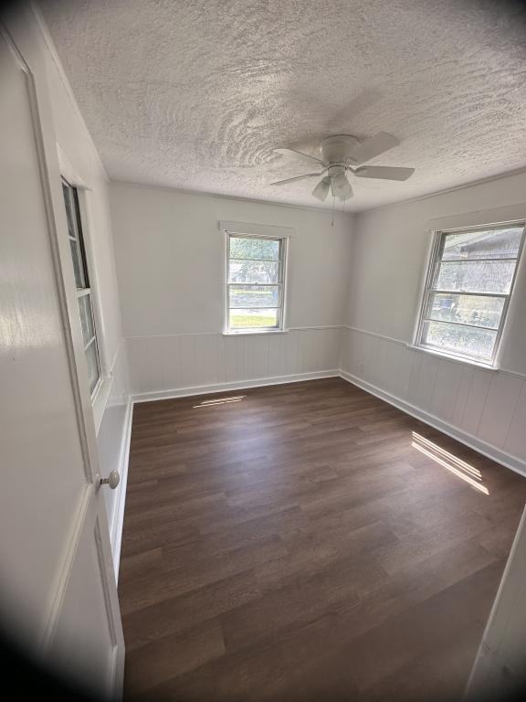 2233 A St Ne - Photo 5 of 14