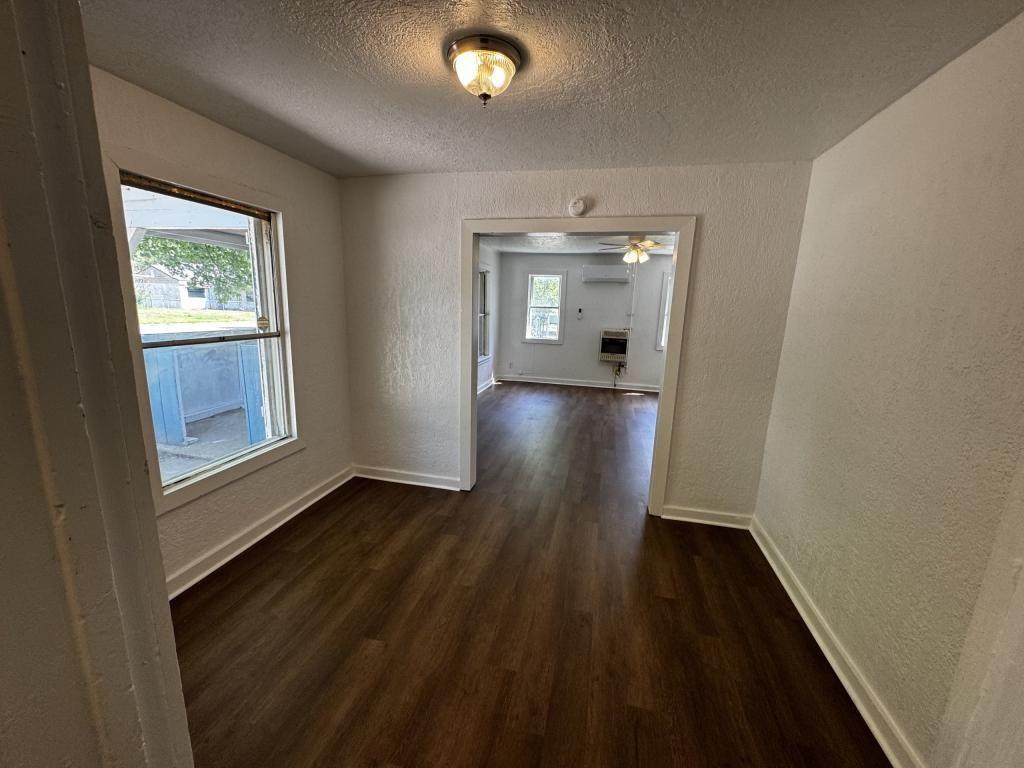 2313 B St Ne - Photo 4 of 16
