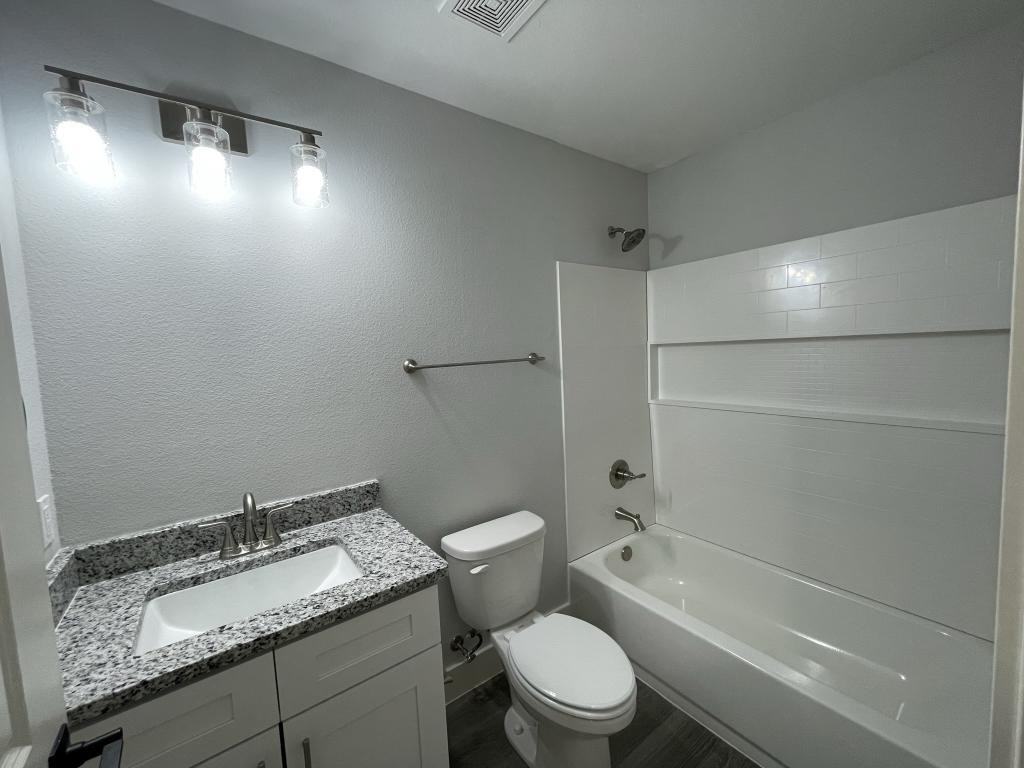 608 E 3rd St - Photo 5 of 15