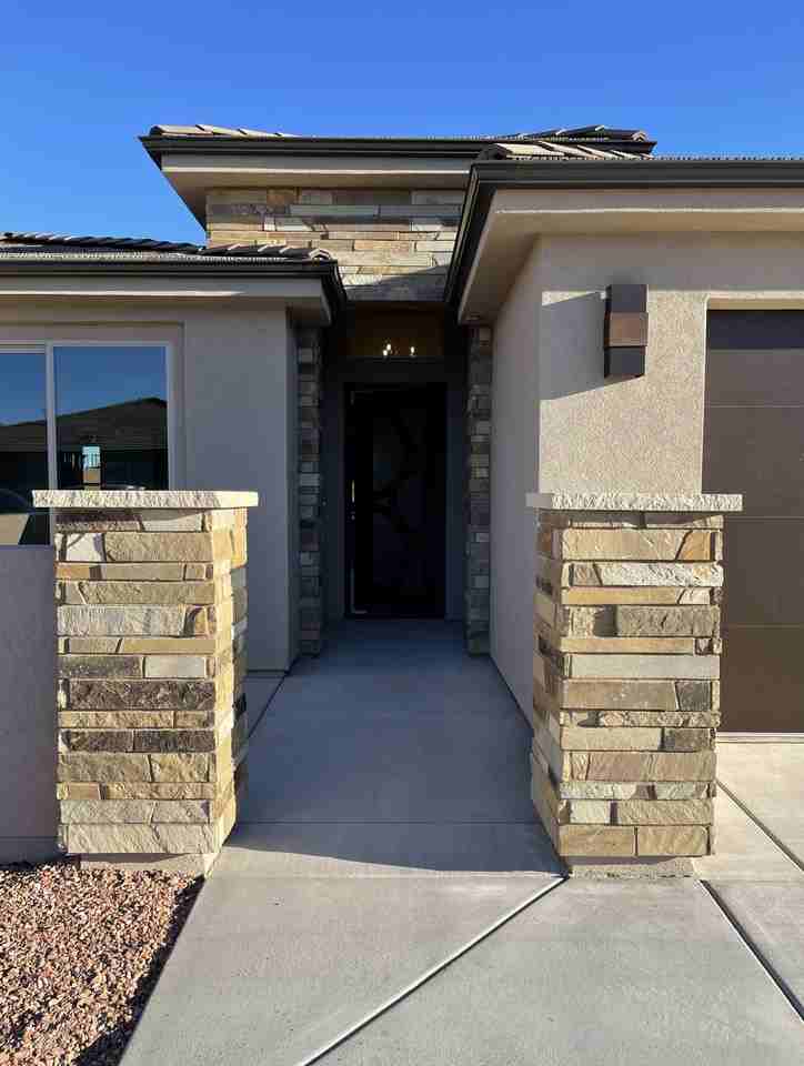 617 S Lantana Way - Photo 2 of 10