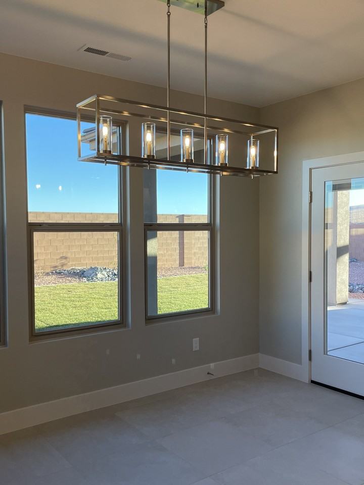 617 S Lantana Way - Photo 5 of 10