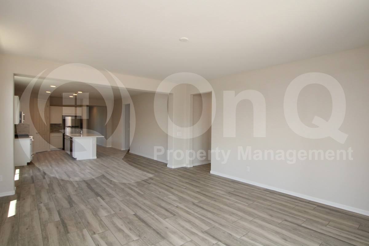 7041 W Coles Rd - Photo 3 of 10