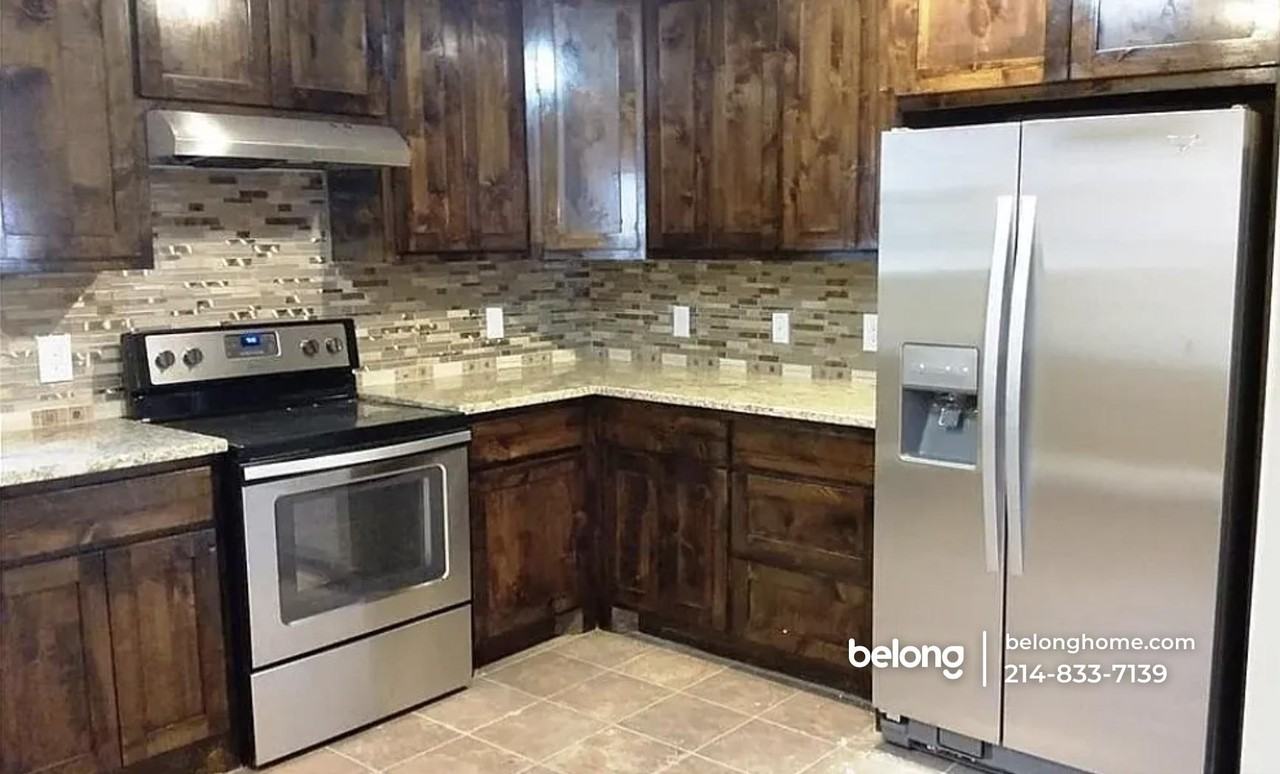 9704 Santa Monica Dr - Photo 2 of 5
