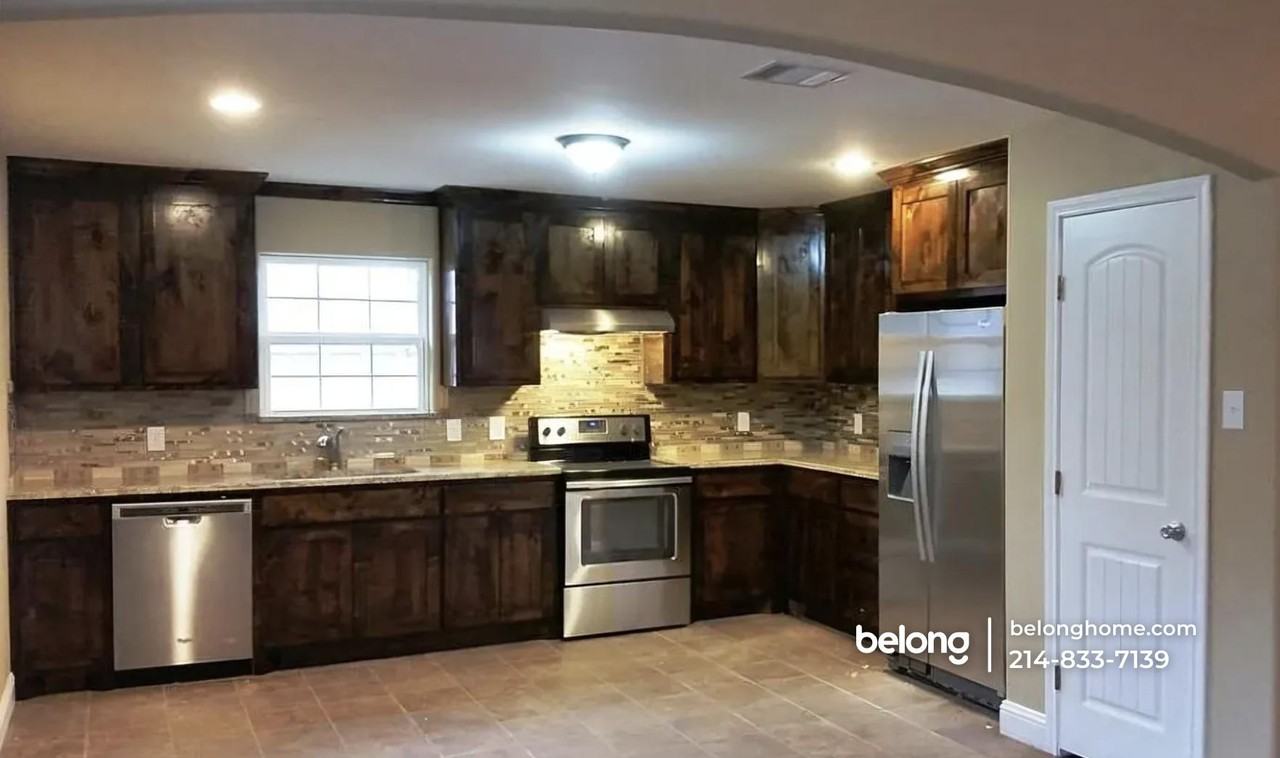 9704 Santa Monica Dr - Photo 5 of 5