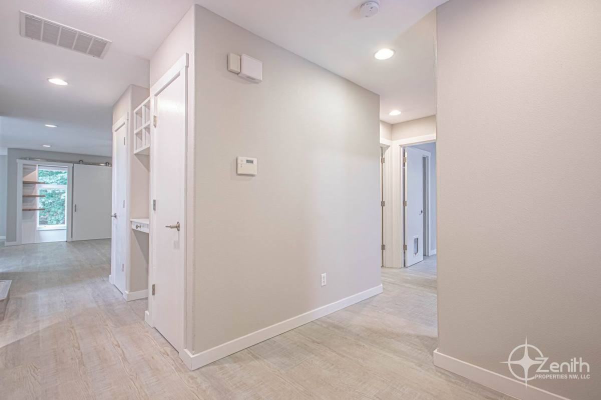 1328 Nw 5th Ave - Photo 5 of 10