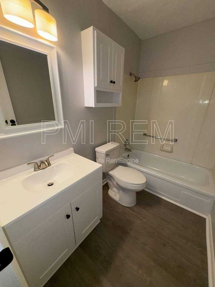 1946 White Pond Dr - Photo 3 of 10