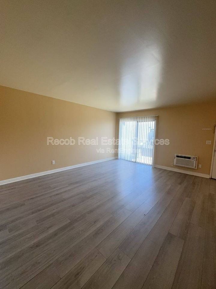 716 Broadway #18 - Photo 7 of 10