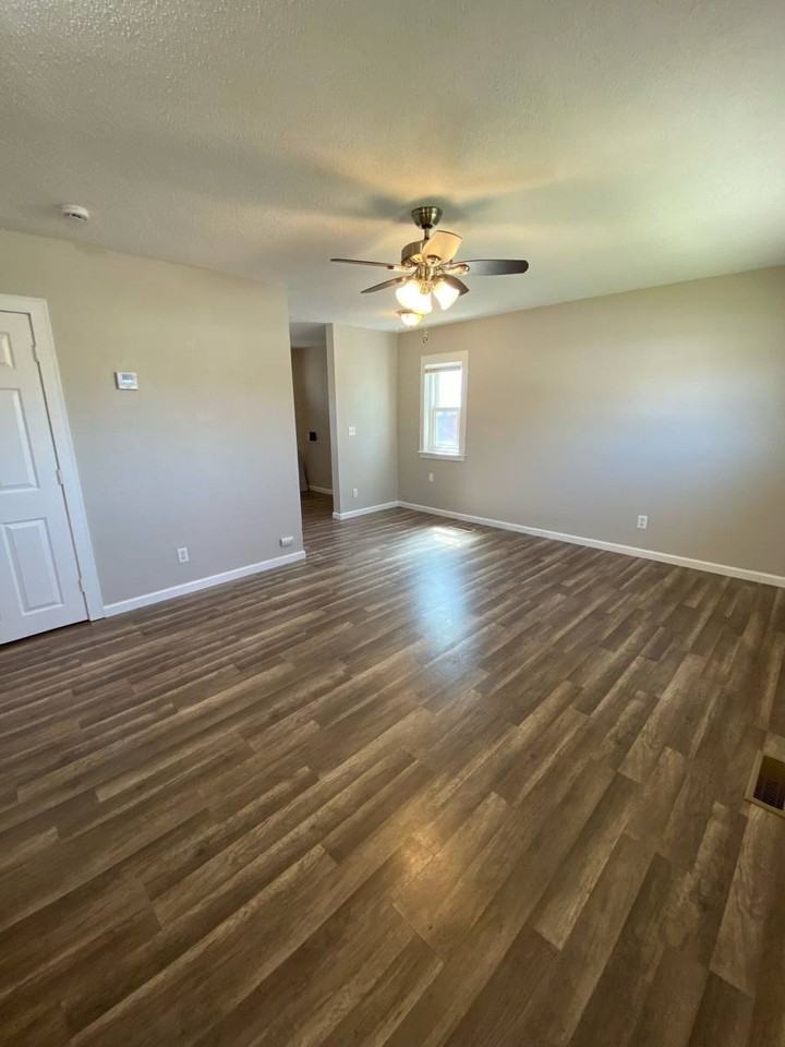 7 Briarcliff Dr - Photo 2 of 10