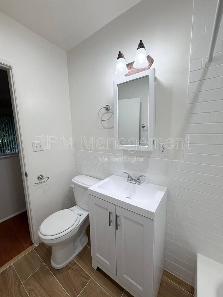 4800 Beverly Blvd #3 - Photo 6 of 7